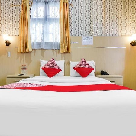 Oyo 1140 Hotel Tresya Tanjung Balai Tanjungbalai Exteriör bild