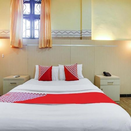 Oyo 1140 Hotel Tresya Tanjung Balai Tanjungbalai Exteriör bild