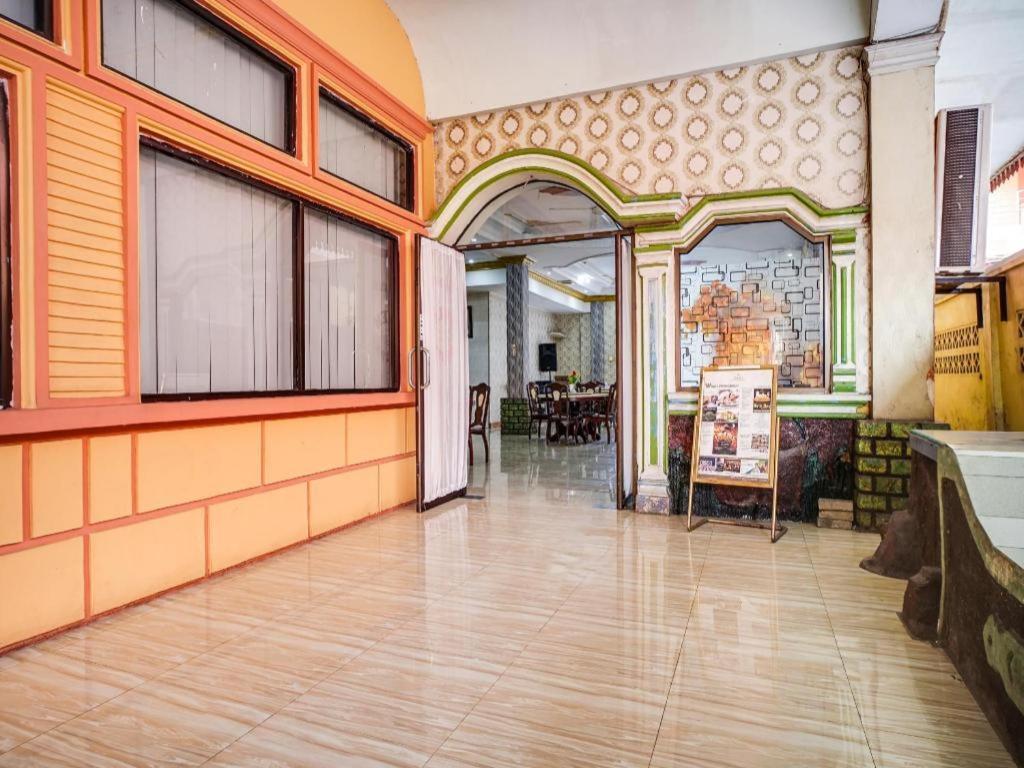 Oyo 1140 Hotel Tresya Tanjung Balai Tanjungbalai Exteriör bild