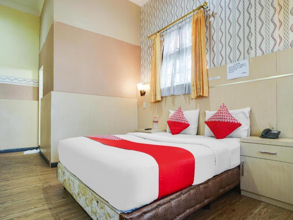 Oyo 1140 Hotel Tresya Tanjung Balai Tanjungbalai Exteriör bild